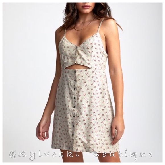 🔥RVCAOff-White Cutout Button-Front Riley NWT - Picture 8 of 11